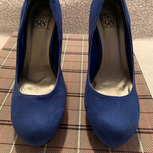 Blue suede high heels, size 5 1/2. - Picture 5 of 9